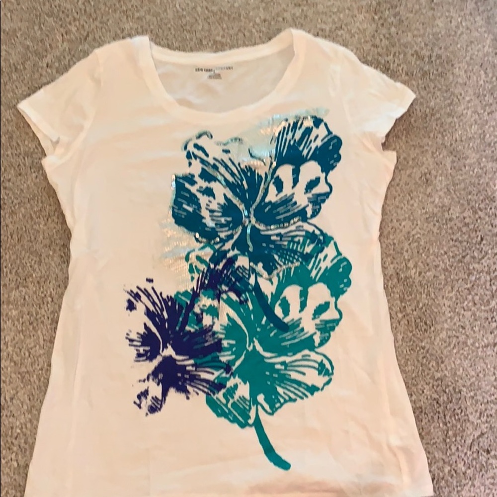 Abstract sequined tee
